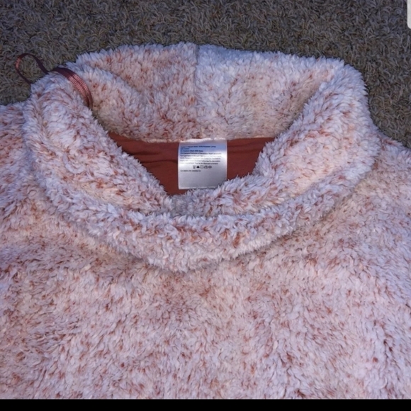 Lululemon Fleece Pullover - Picture 7 of 10